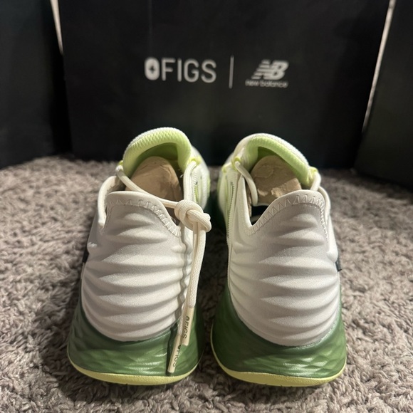 New Balance x FIGS ROAV  Color White / Green Women’s 6.5 Men’s 5 - Picture 8 of 10